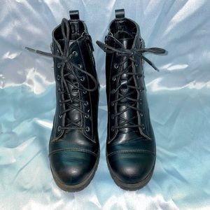 Black barely worn boots